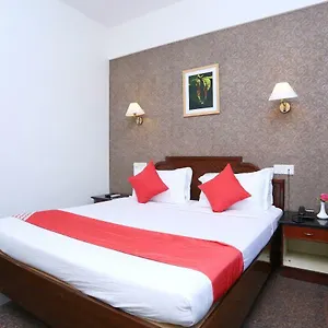 Oyo 22875 Deliza Residency 3*, Wadakkanchery India