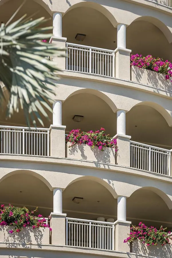 Aparthotel Club Se7En At Beachcomber George Town